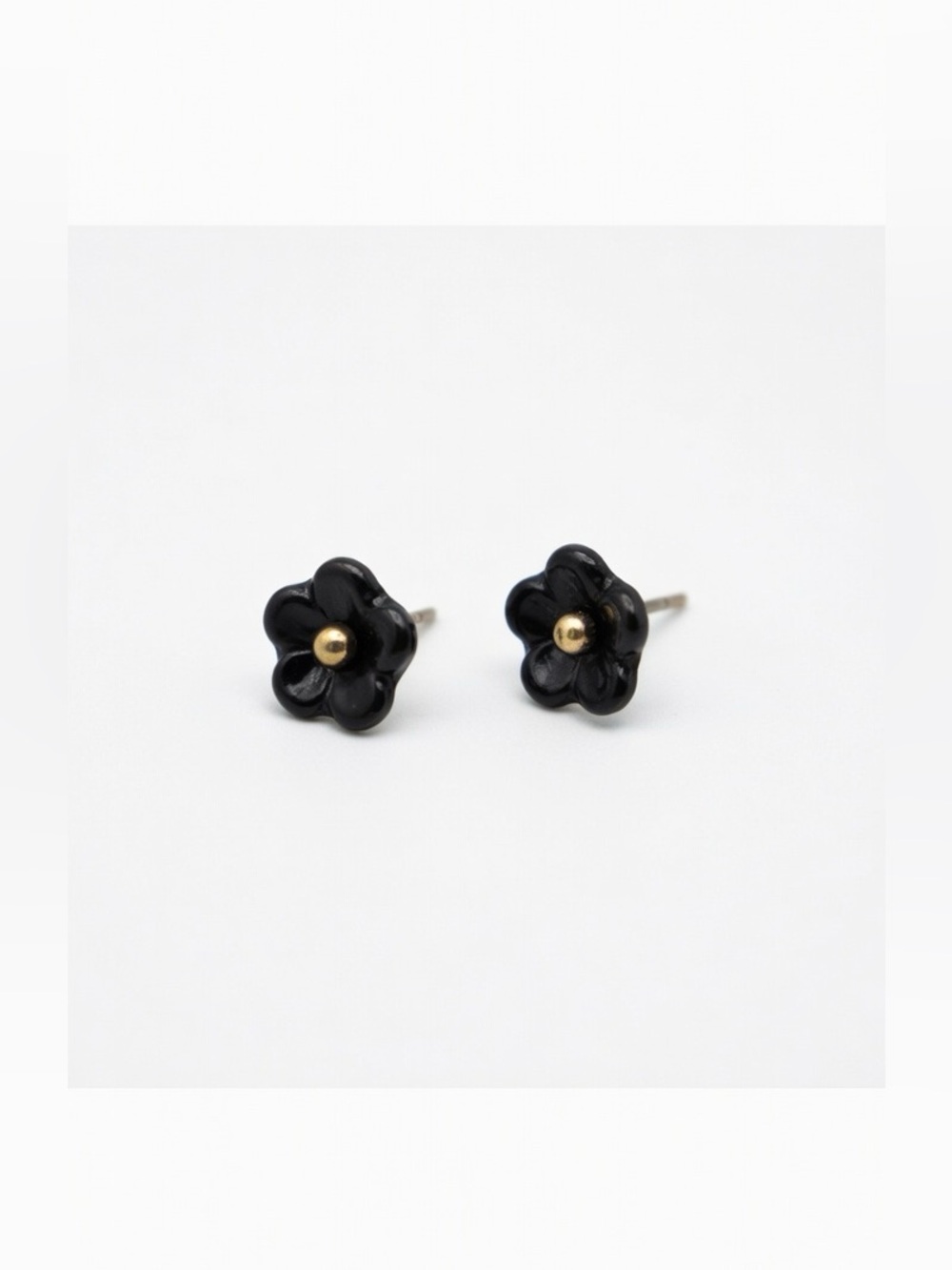 Black Flower Stud Earrings with Metal Centres — Renewed